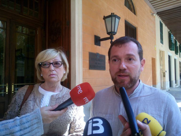 David Abril (Més) y Carmen Díaz de la Jara (CCOO).