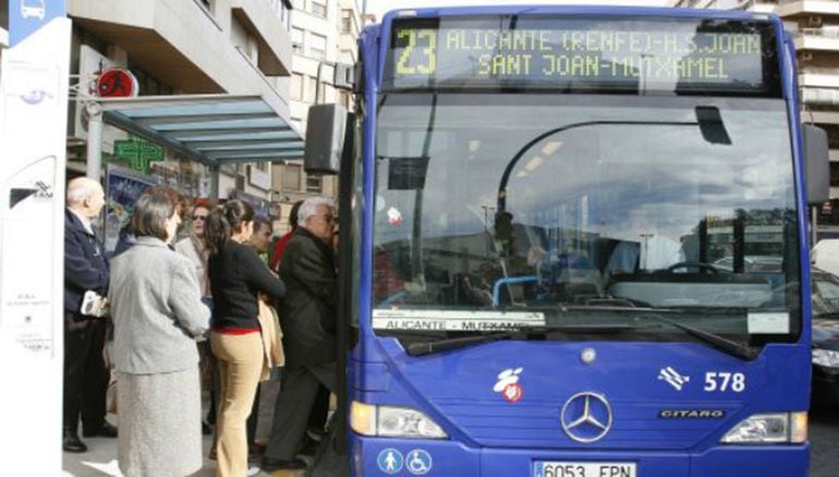 Línea 23 que cubre el trayecto entre Alicante, Sant Joan d&#039;Alacant y Mutxamel