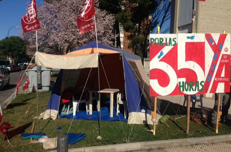 Acampada reivindicativa organizada por UGT en Valladolid