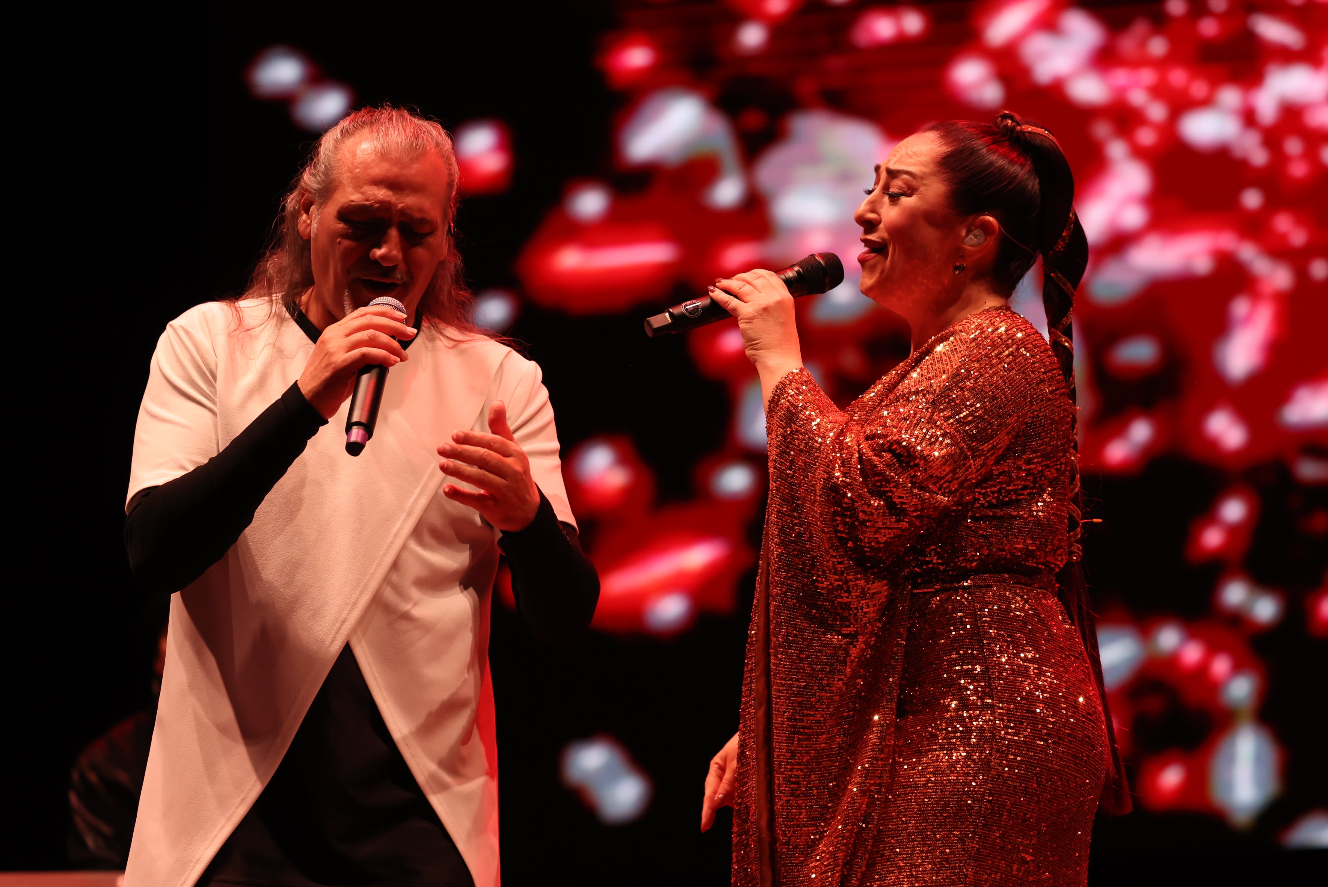 Un momento del concierto de Camela en el festival &quot;Locos x la música&quot; celebrado en Madrid