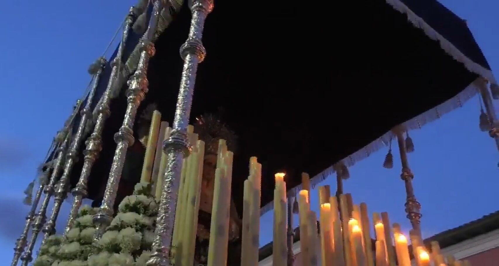 Un paso de Semana Santa en La Línea