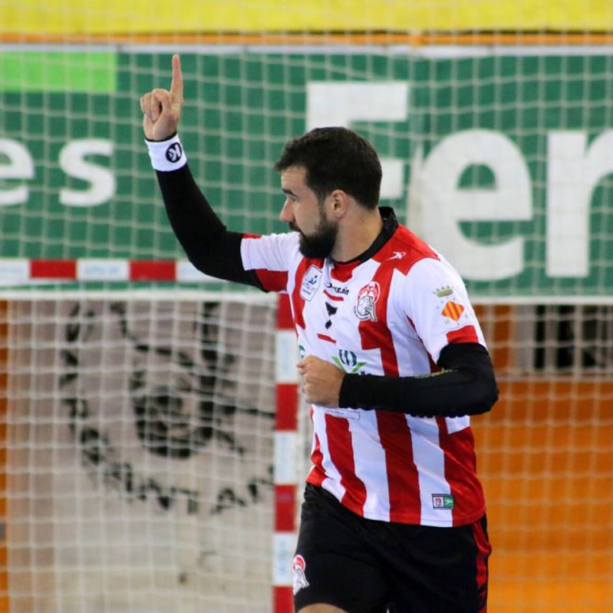 Miralles reforzará la defensa del Tubos Aranda