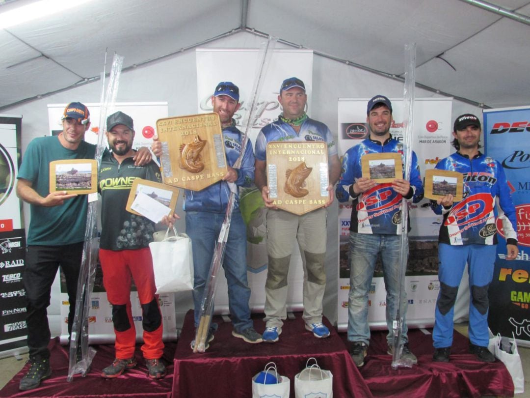 Daniel Valverde y Pedro García en el podium del XXVI Caspe Bas. 