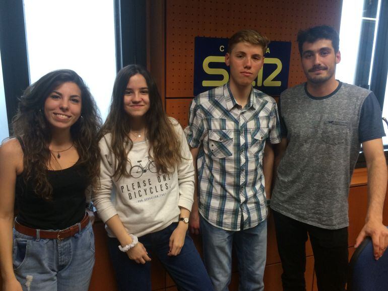 Beatriz, Teresa, Pablo y Pablo.