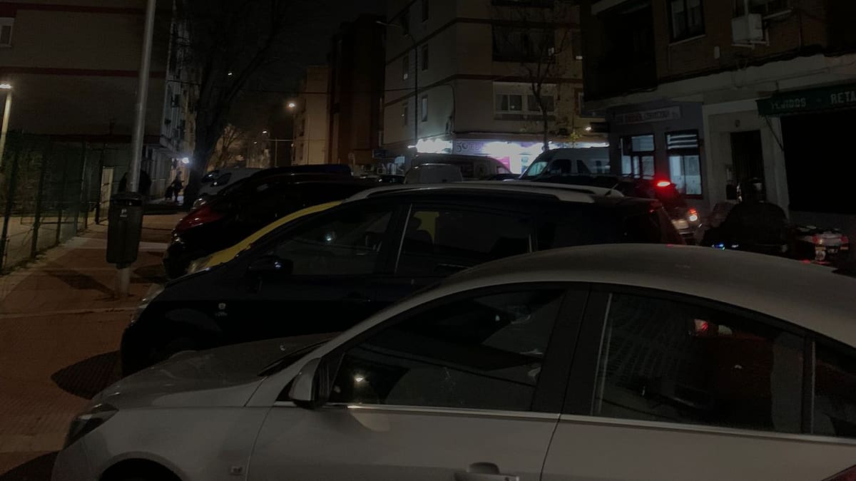 José Manuel Zarzoso, portavoz del PP de Parla, critica la falta de iluminación de varias calles