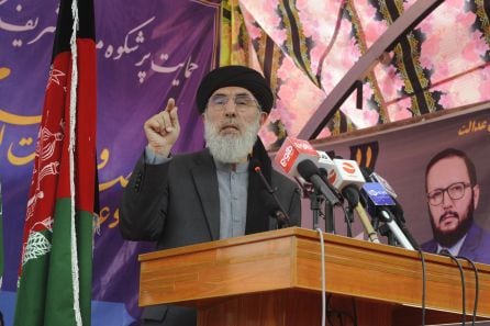 Gulbuddin Hekmatyar, señor de la guerra y candidato presidencial, durante un discurso en la campaña electoral