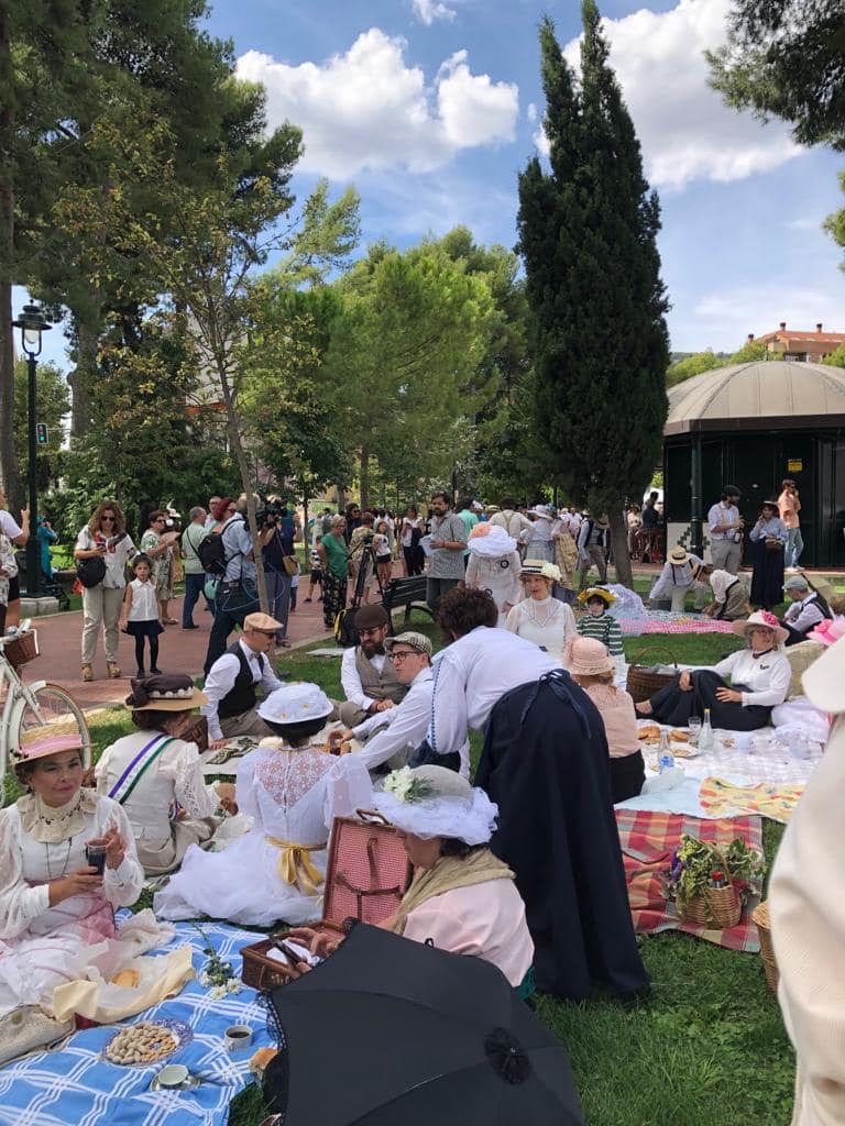 Pinic de la Fira Modernista en Alcoy