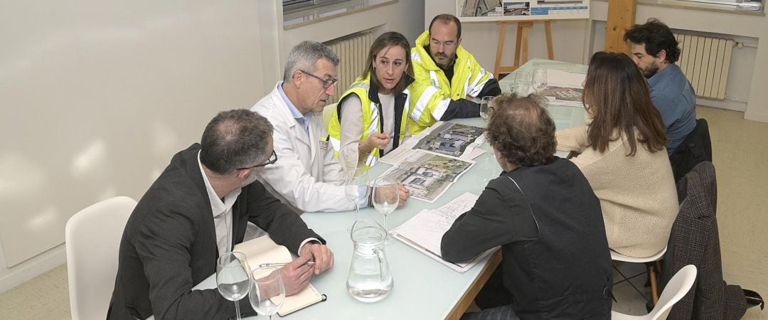 Reunión de la conselleira con Luis Verde, entre otros