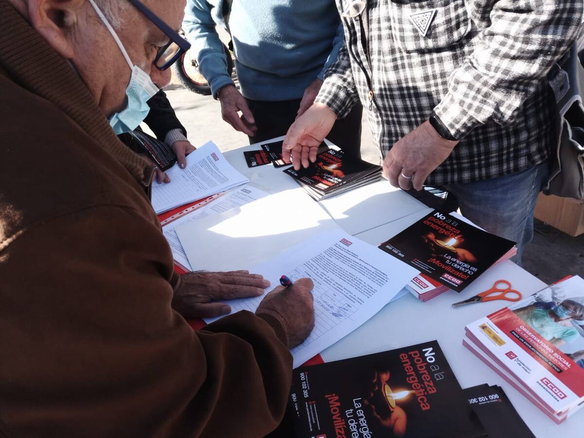 CCOO recoge firmas para paliar la pobreza energética