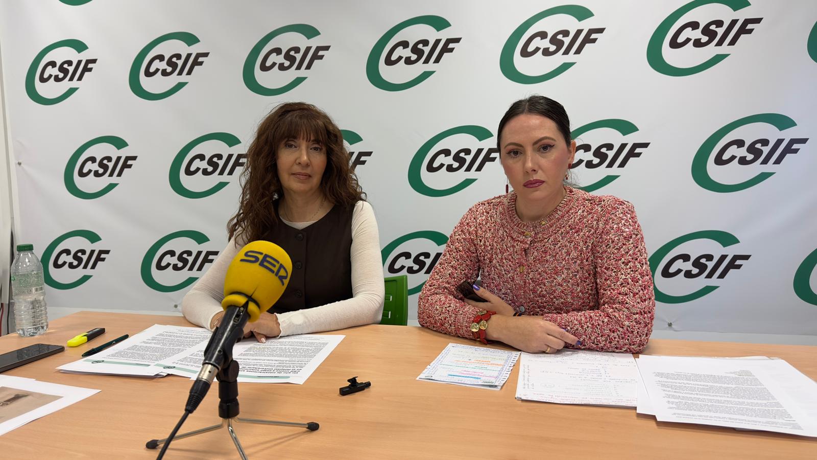 Victoria Gutiérrez, responsable de CSIF Sanidad Toledo y Rosa Salort, trabajadora del Laboratorio de Anatomía Patológica del HUT informan de la situación de la intoxicación