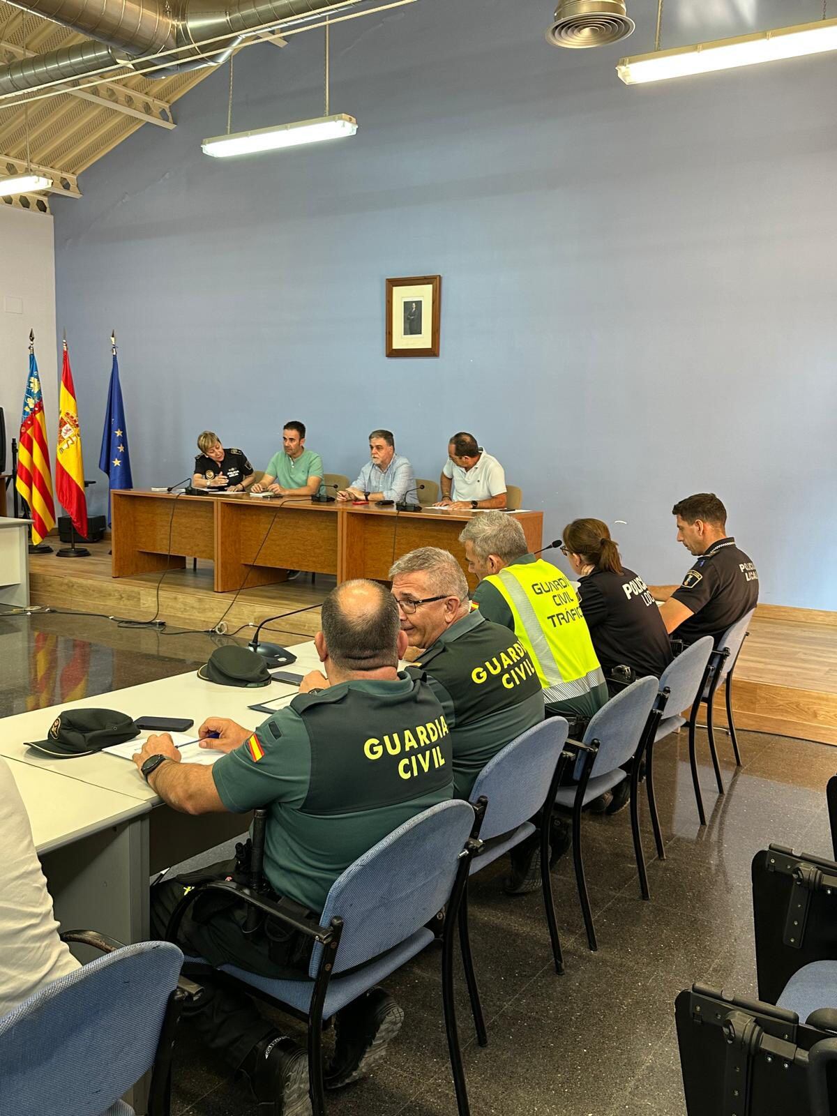 Reunión ayer en el salón de actos de la policía local