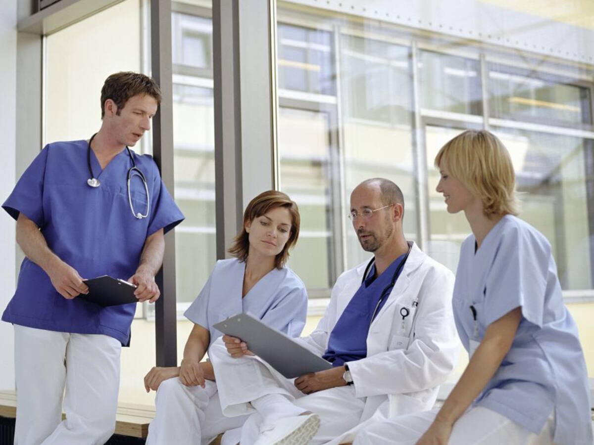 COEMUR pide más contrataciones para "paliar el desequilibrio" entre médicos y enfermeras en Atención Primaria