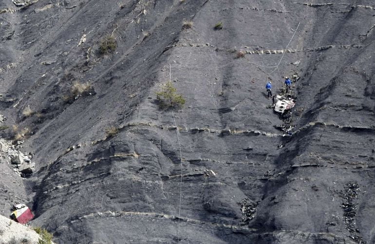 Labores de rescate en los Alpes, tras el impacto del avión de Germanwings.