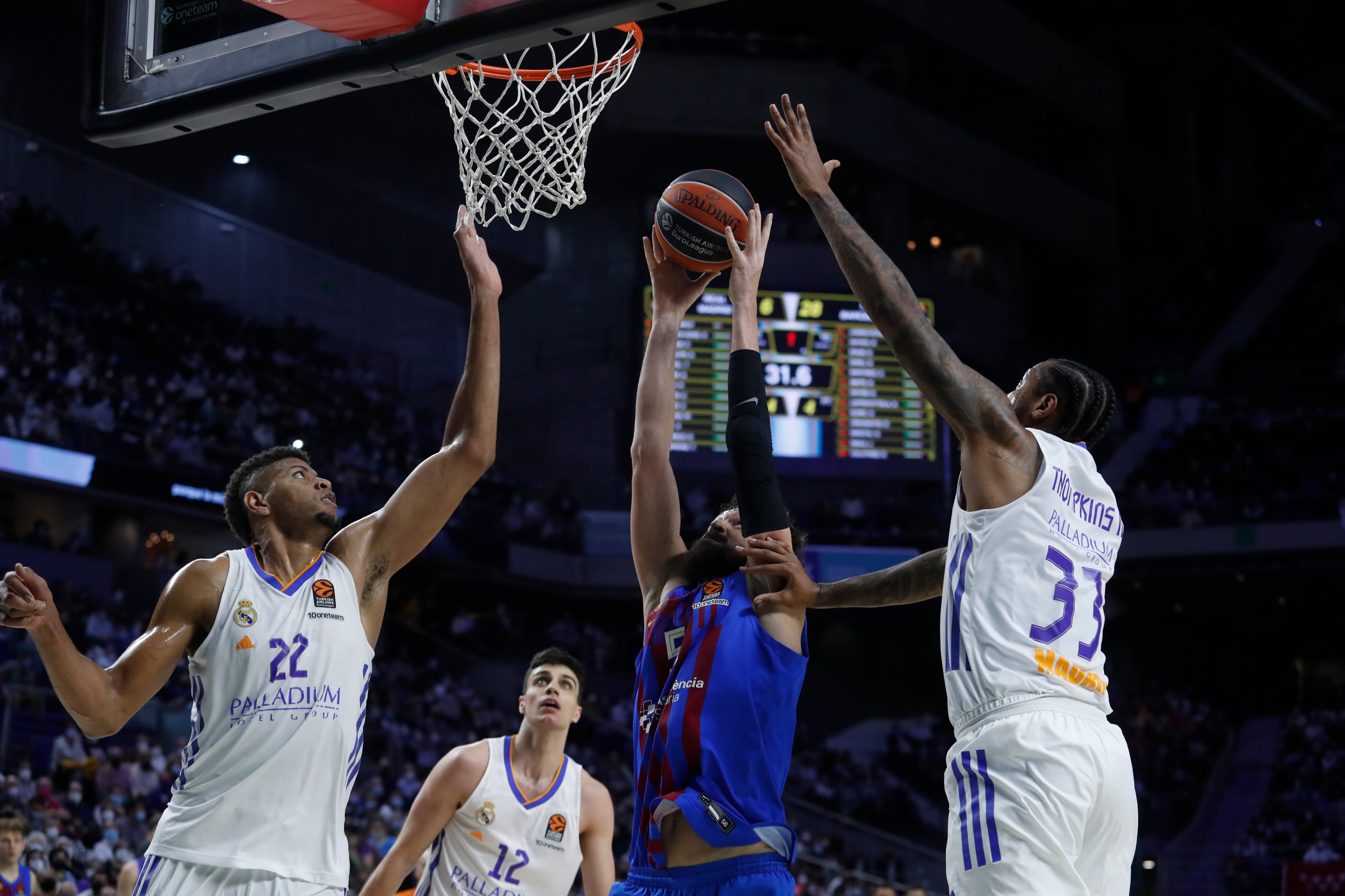 MADRID, SPAIN - FEBRUARY 11: Sertac Sanli, #5 of FC Barcelona in action during the Turkish Airlines EuroLeague Regular Season Round 26 match between Real Madrid and FC Barcelona at Wizink Center on February 11, 2022 in Madrid, Spain. (Photo by Jesus A. Orihuela/Euroleague Basketball via Getty Images)