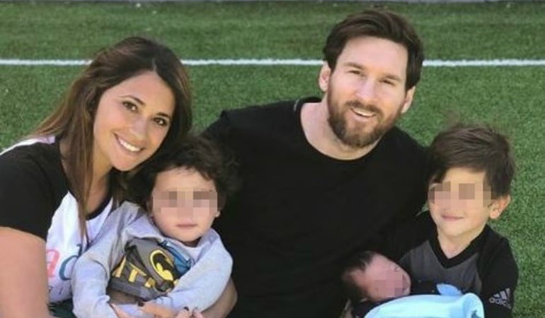 Es la primera vez que se ve a la familia Messi al completo tras el nacimiento del tercer hijo de la pareja hace unas semanas