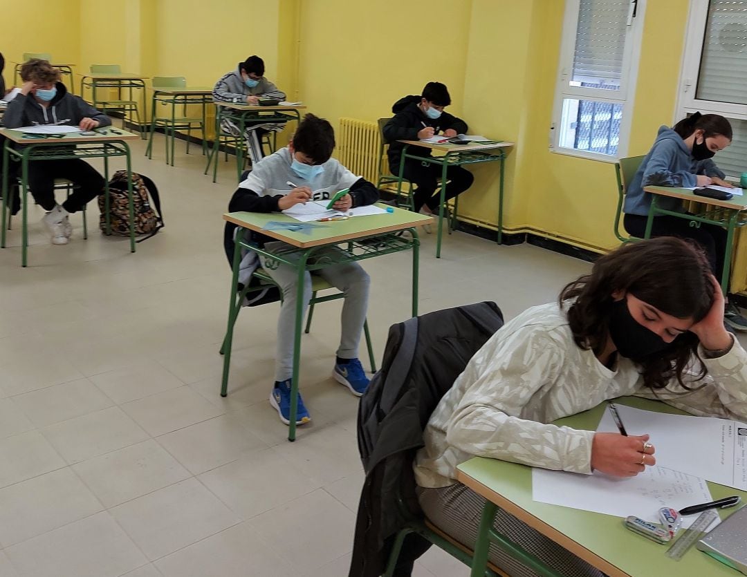 Imagen de archivo de los participantes en la Olimpiada Matemática