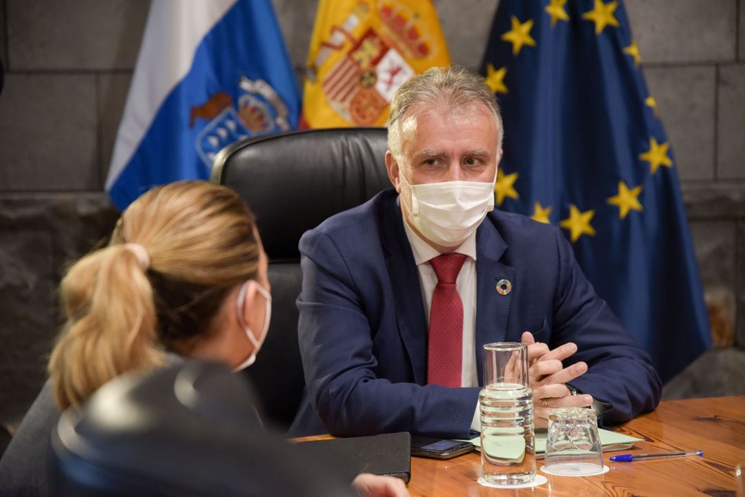 El presidente de Canarias, Ángel Víctor Torres, en el Consejo de Gobierno de este jueves.