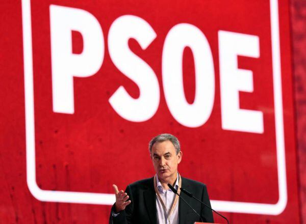 El ex presidente del Gobierno, José Luis Rodriguez Zapatero, durante su intervención en la segunda jornada del Congreso Federal del PSOE que se celebra en las instalaciones de Feria Valencia.