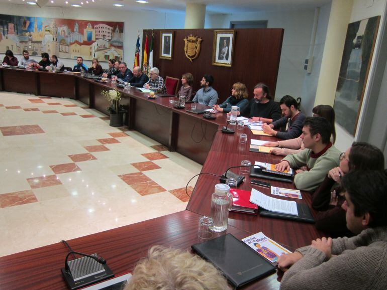 El pleno aprueba la adhesión