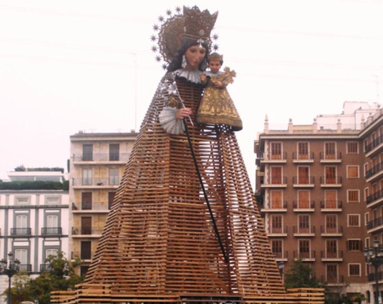 Todo preparado para el primer día de Ofrenda a la 'Geperudeta'