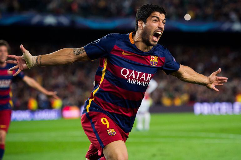 Luis Suárez celebra el segundo gol del Barcelona ante el Leverkusen