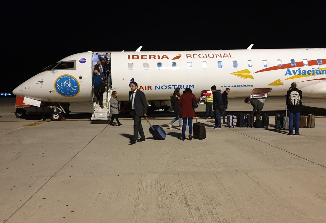 El último vuelo del día en el Aeropuerto de Granada, operador por Air Nostrum, empresa filial de Iberia 