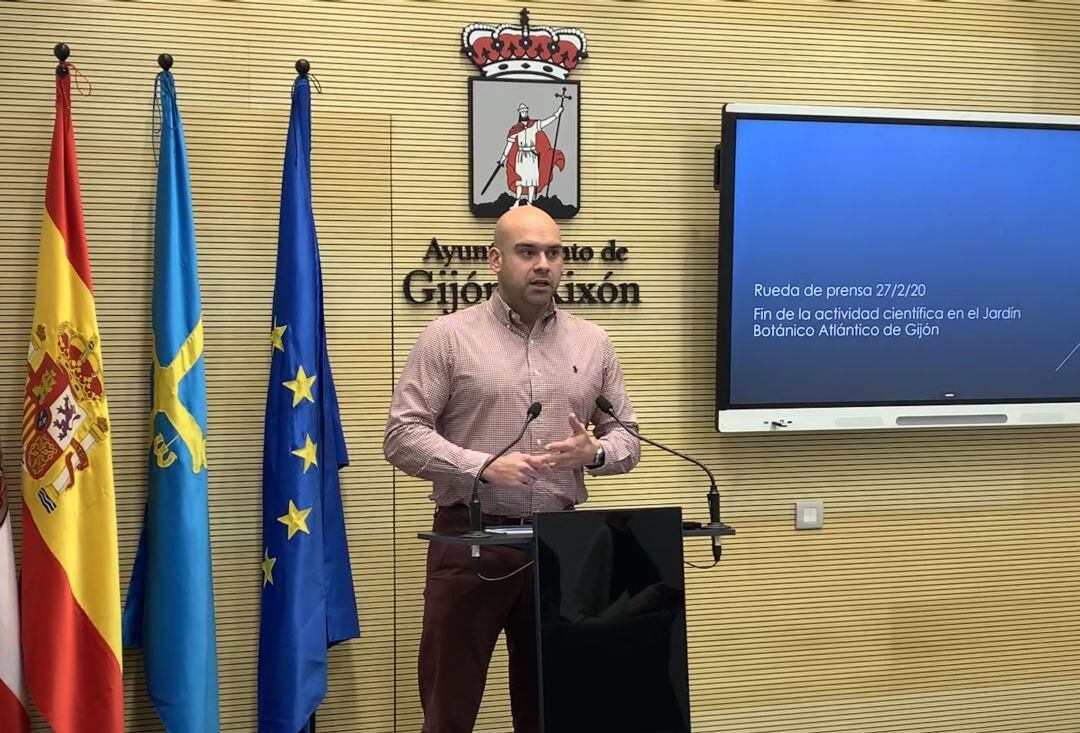 El portavoz de Foro, Jesús Martínez Salvador, durante la rueda de prensa. 