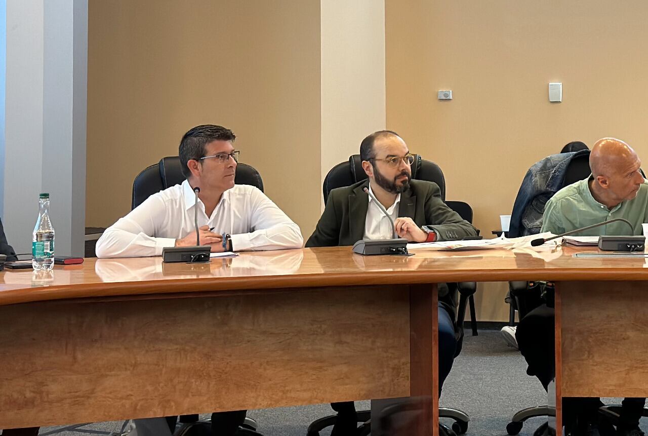 L'alcalde d'Ontinyent Jorge Rodríguez, amb el vice president de la ciutat portuguesa de Fundão, Miguel Gavinhos