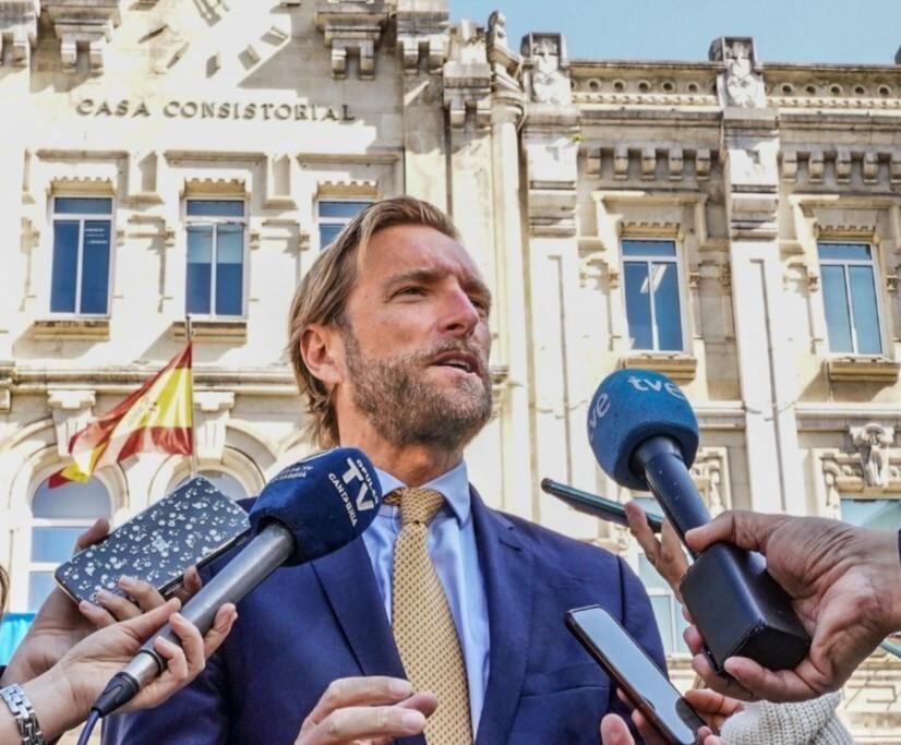 Felipe Piña en declaraciones frente al Consistorio de Santander