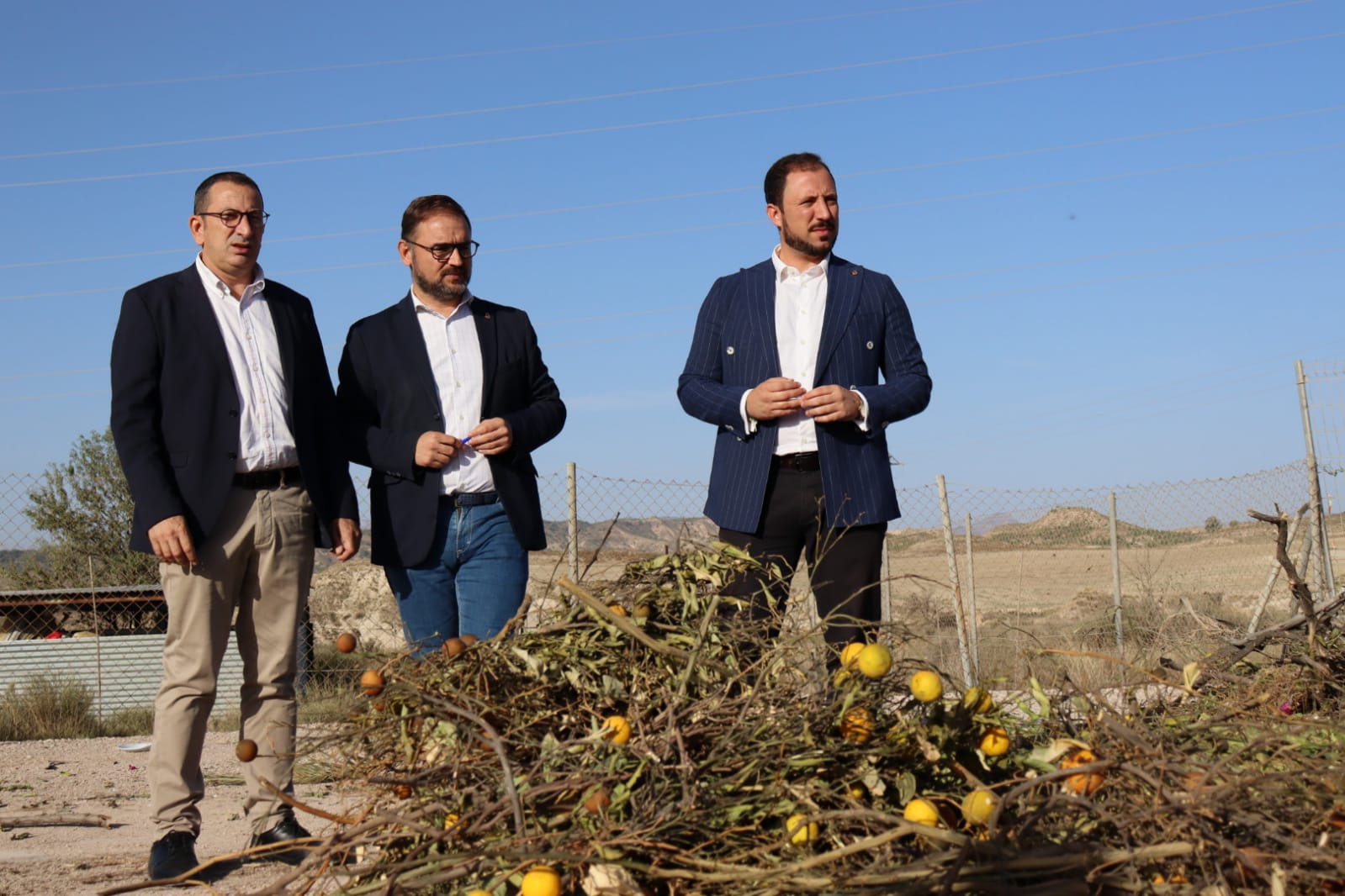 El alcalde de Lorca, Diego José Mateos, junto al concejal de Medio Ambiente, José Luis Ruiz y el vicealcalde y concejal de Empresas Públicas, Francisco Morales