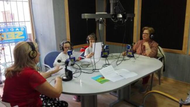 Momento de la entrevista del colegio 'Dr. Fleming'