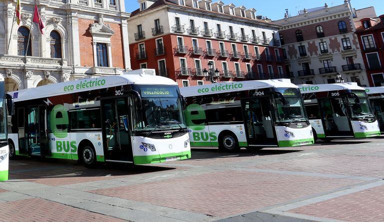 Autobuses eléctricos en la Plaza Mayor