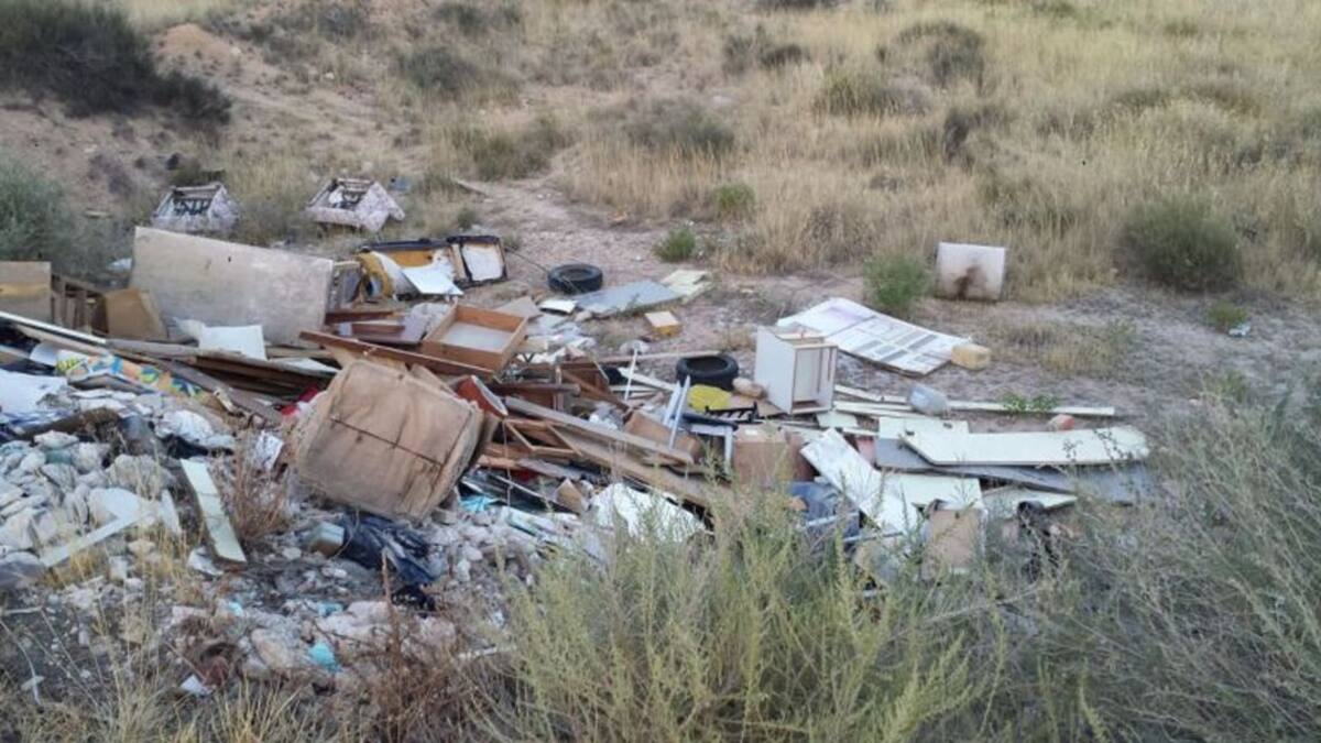 Elda reduce a la mitad los vertederos ilegales