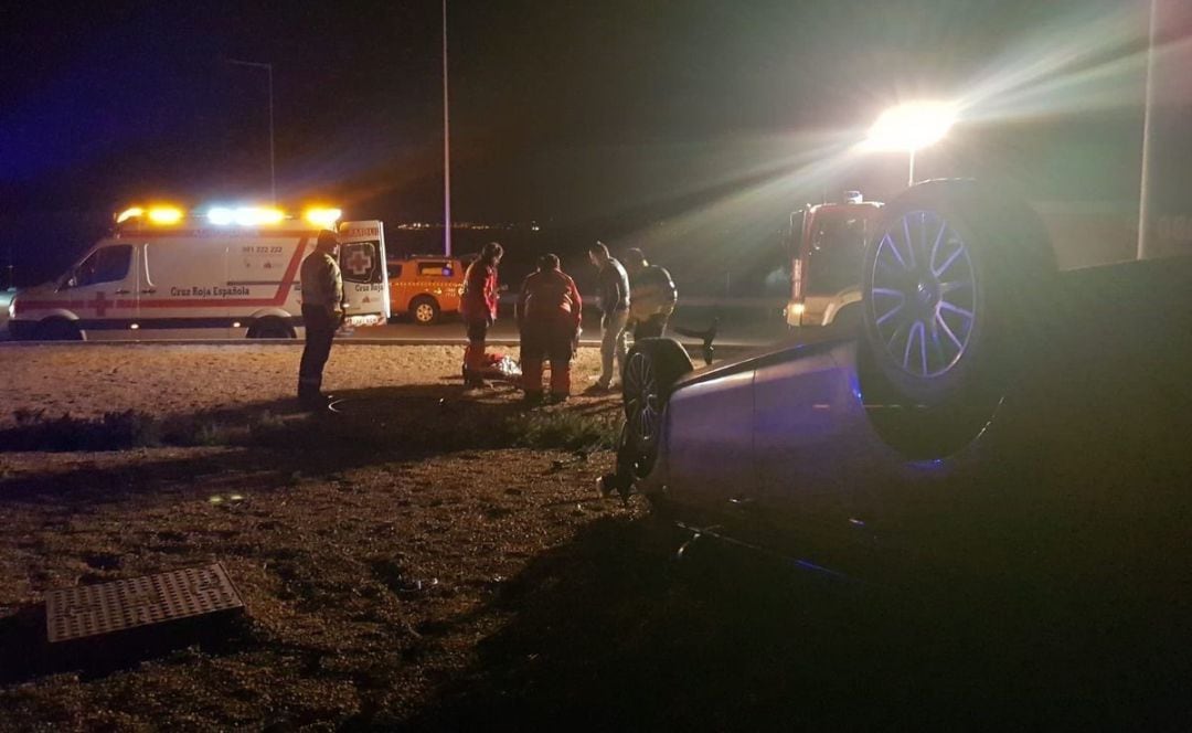 Accidente en badajoz
EXTREMADURA.-Sucesos.- Un hombre de 30 años resulta herido leve al volcar su vehículo a las afueras de Badajoz