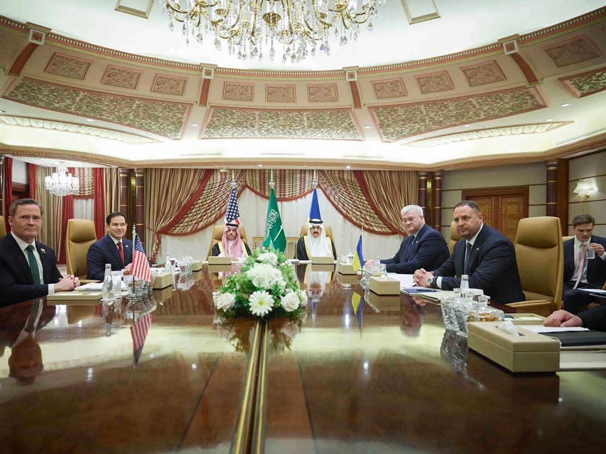 Ucrania resiste y pacta