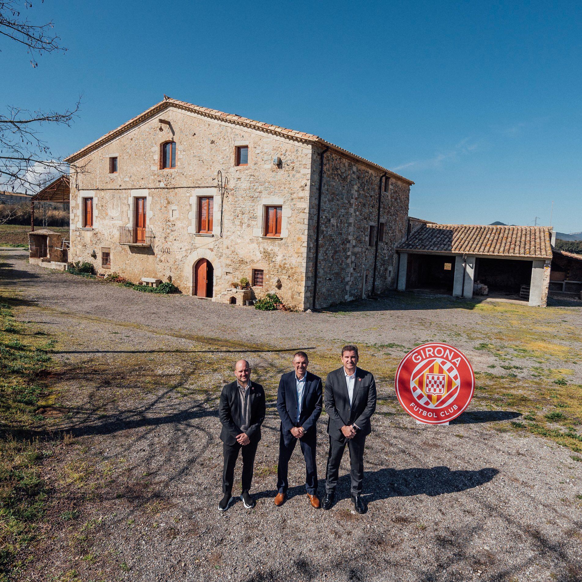 Pere Guardiola, Delfí Geli i Ferran Soriano a La Massana, que serà la nova seu del Girona FC.