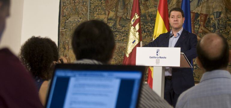 Emiliano García-Page en rueda de prensa de prensa