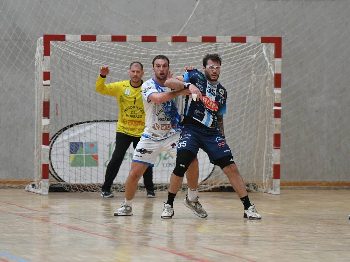 El Trops Málaga se deja medio ascenso en la ida de la promoción a la Asobal