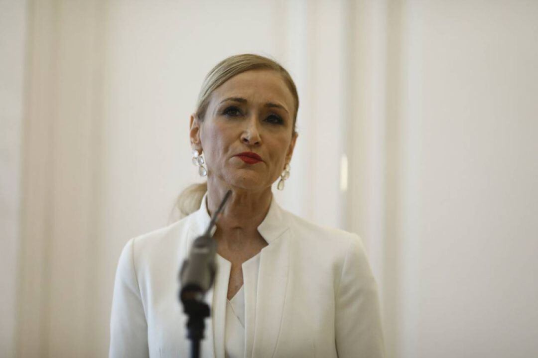 Fotografía de archivo de la rueda de prensa de Cristina Cifuentes en la que anunció su dimisión.