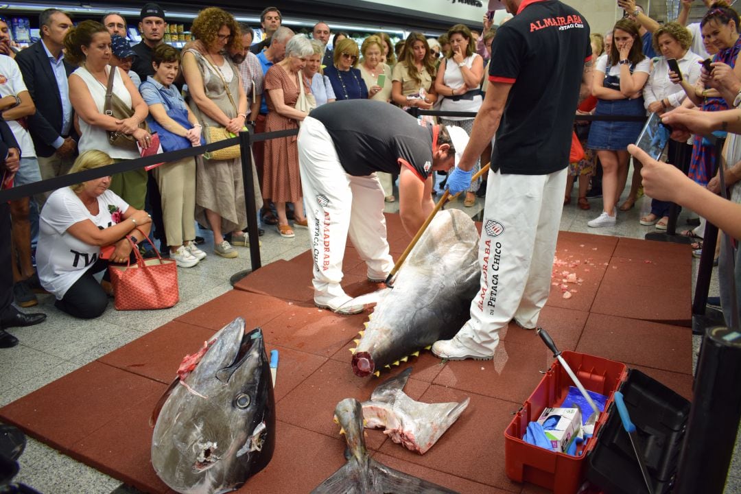 Ronqueo del atún rojo de almadraba en el Corte Inglés de Pintor Sorolla