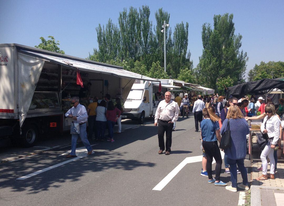 Este jueves se reabrirá el mercado al aire libre en la Plaza Mayor de Segovia