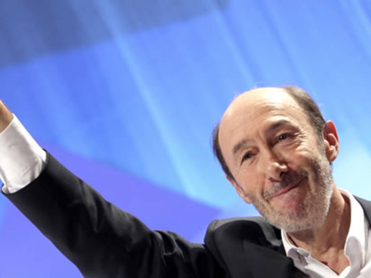 Rubalcaba se compromete a liderar un pacto de empleo con CCAA y agentes sociales