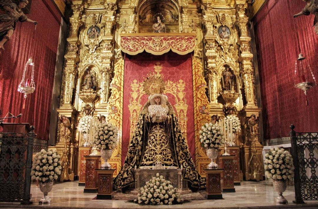 La Virgen del Rosario de Montesión preside el altar mayor de la iglesia conventual del Espíritu Santo