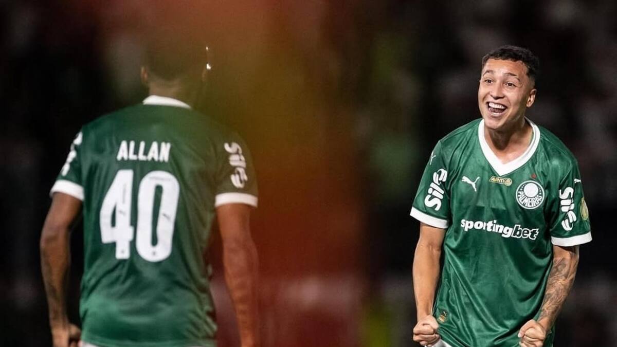 El Almería ya tiene un '9'