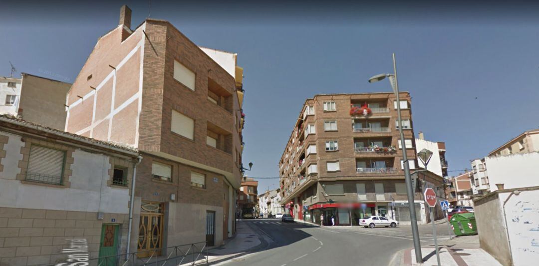 Confluencia de las calles Eduardo González Gallarza y San Marcial, en Lardero.