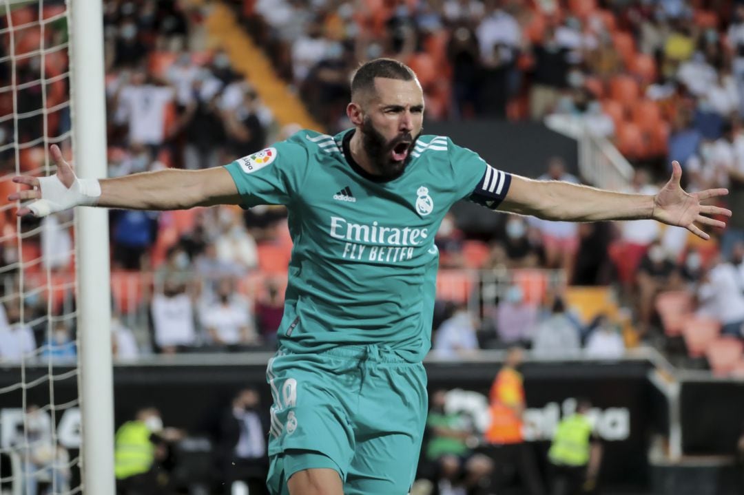 Benzema celebrando su gol frente al Valencia