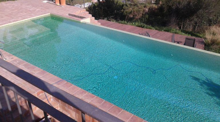 La casa que es ven per set milions i mig d&#039;euros disposa d&#039;una gran piscina amb extraordinàries vistes a Barcelona