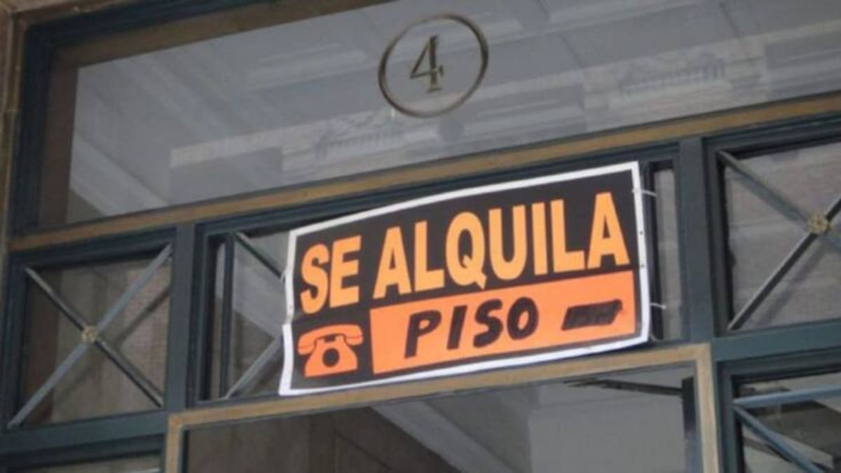 Antonio Calvo, administradores de fincas, en la Rebotica