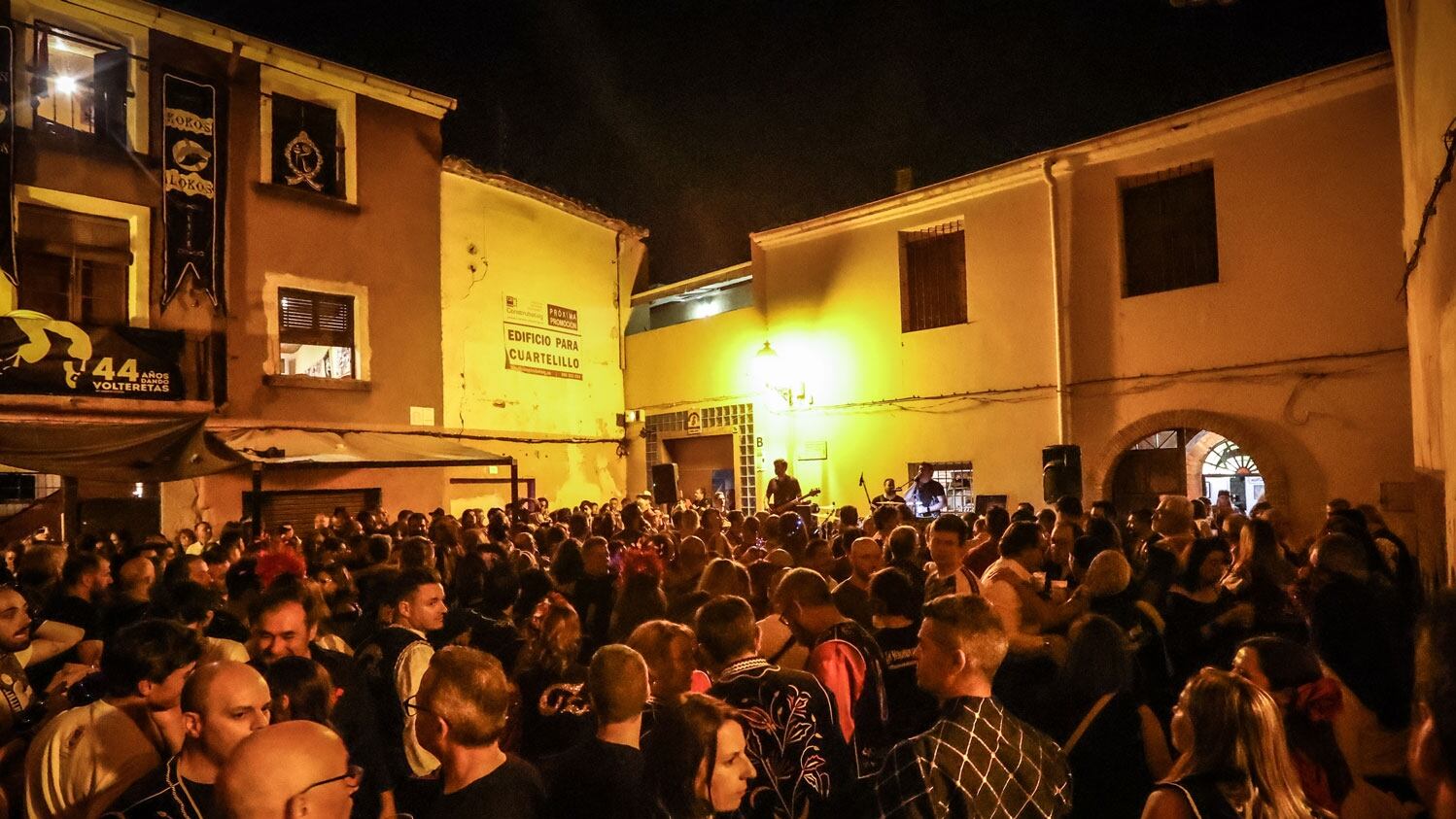 Imagen de archivo de una zona de cuartelillos de Elda durante la celebración de las fiestas de Moros y Cristianos