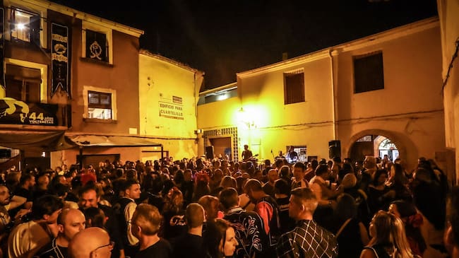 Imagen de archivo de una zona de cuartelillos de Elda durante la celebración de las fiestas de Moros y Cristianos